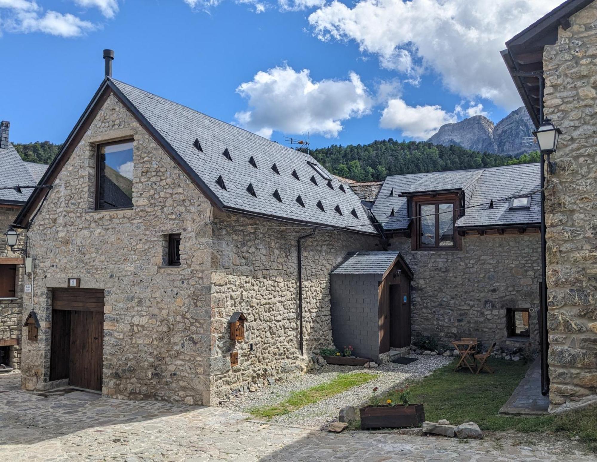 Nornore: Una Casa Especial En La Montana Piedrafita de Jaca Eksteriør billede